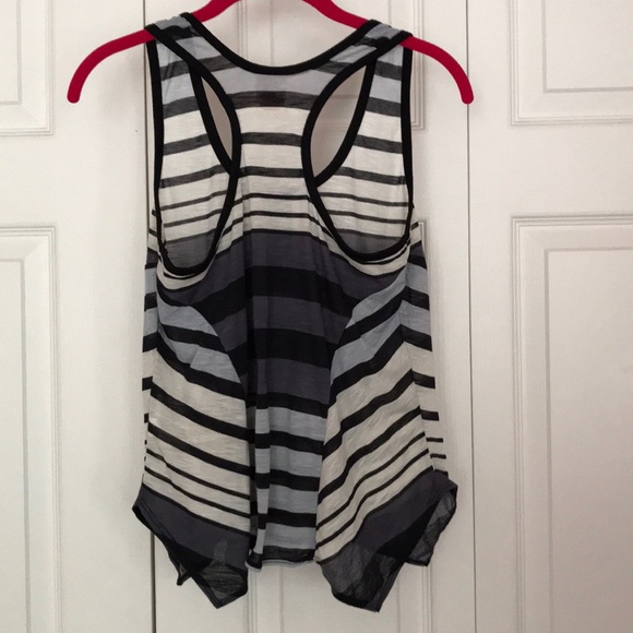 Mossimo Women’s Racerback Tank Size Small - Picture 3 of 3
